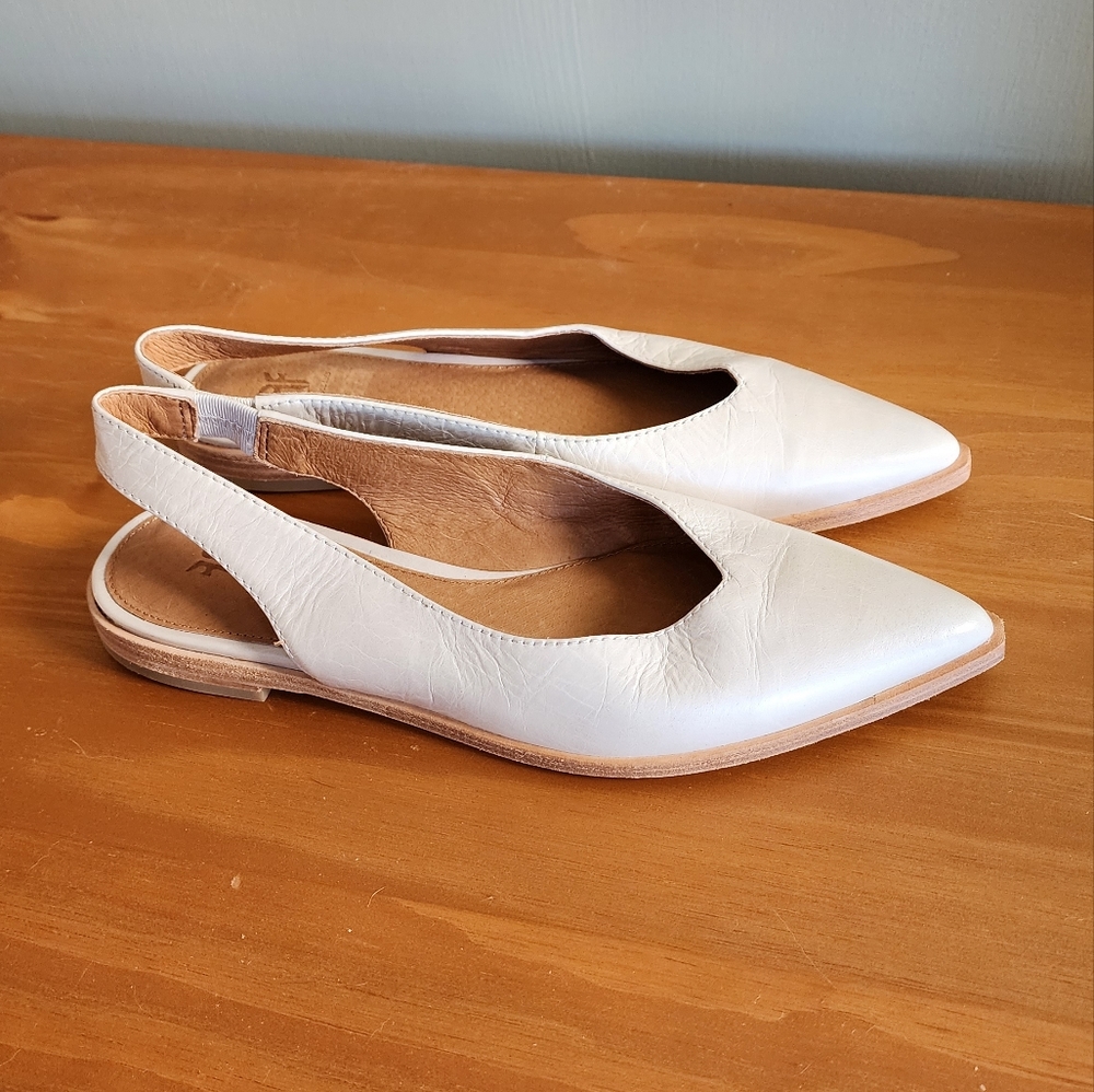 FRYE NWOT Light Blue Leather Pointed Flats